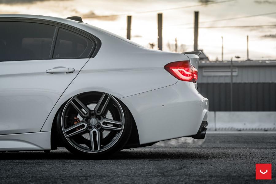Детали экстерьера BMW M3 Sedan on Vossen Wheels (HF-1) 2018 года  (фото 37 из 57)
